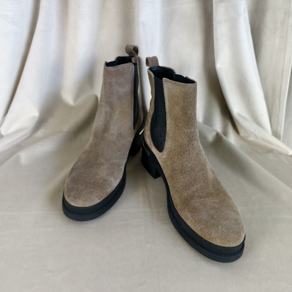 Kenneth Cole Tan Taupe Suede Ankle Boots - Picture 2 of 8
